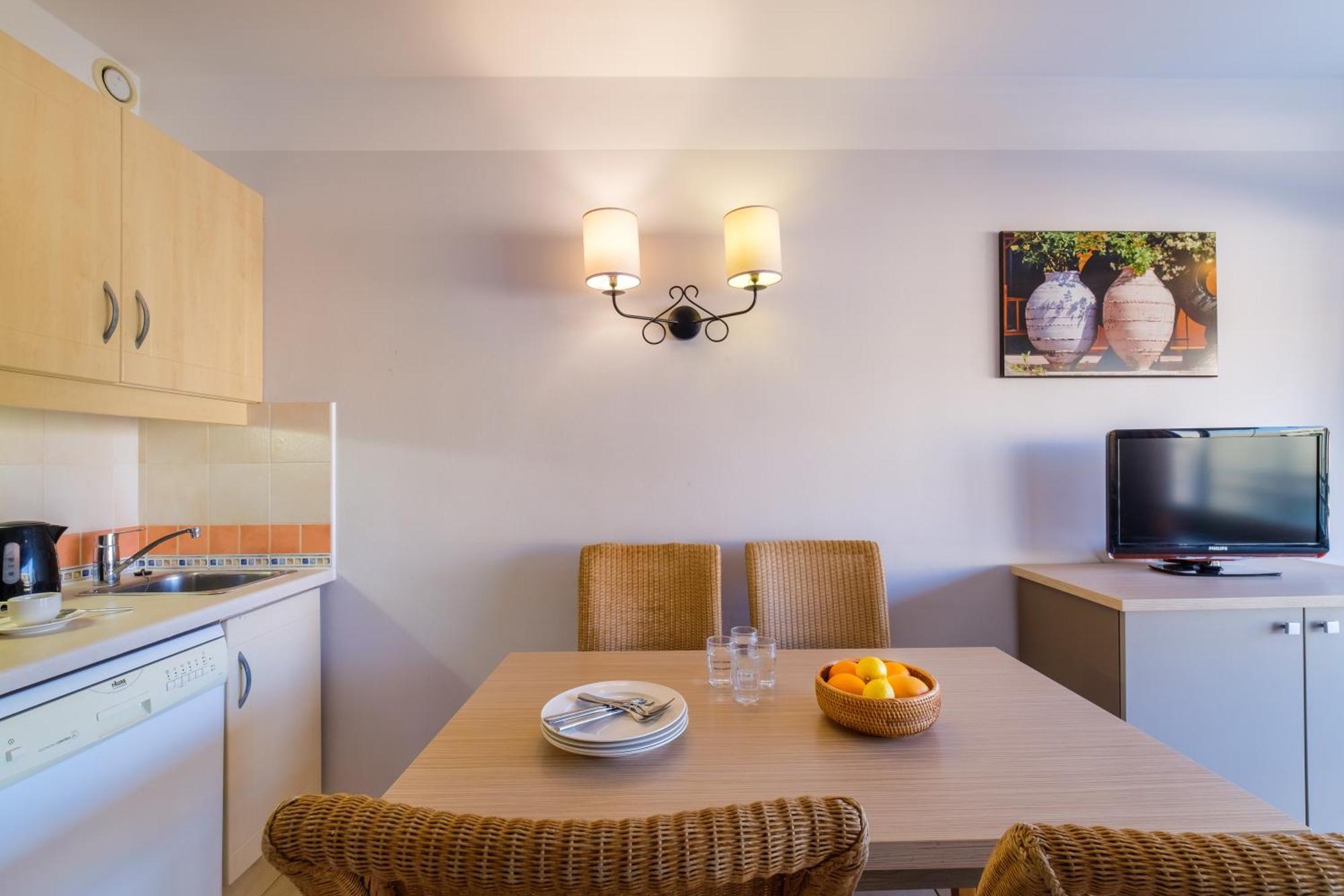 Residence Heliotel Marine Saint-Laurent-du-Var Εξωτερικό φωτογραφία