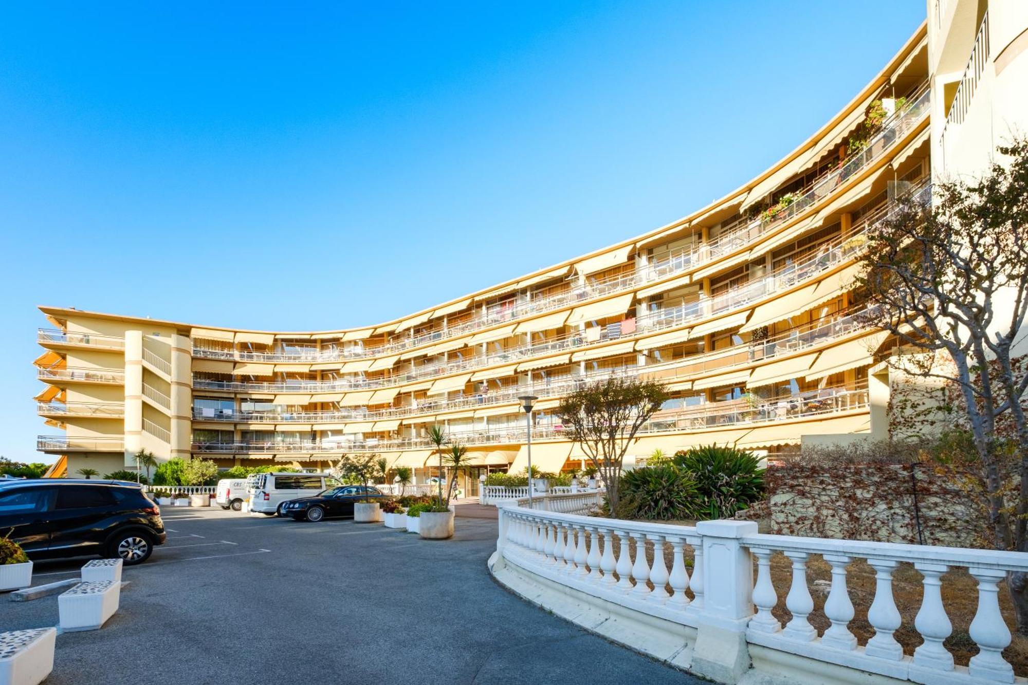 Residence Heliotel Marine Saint-Laurent-du-Var Εξωτερικό φωτογραφία